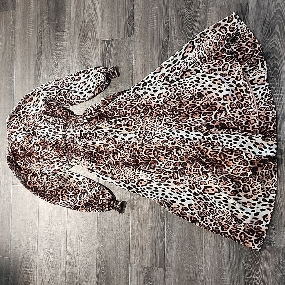 🌹 LARK + GREY Leopard Print Maxi Dress 🌹 - Picture 3 of 3